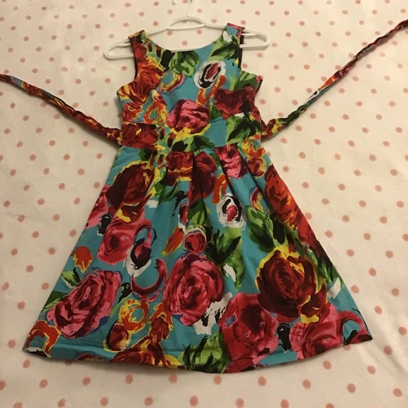 🚸Beautiful Summer Rose Garden Dress - Picture 2 of 9